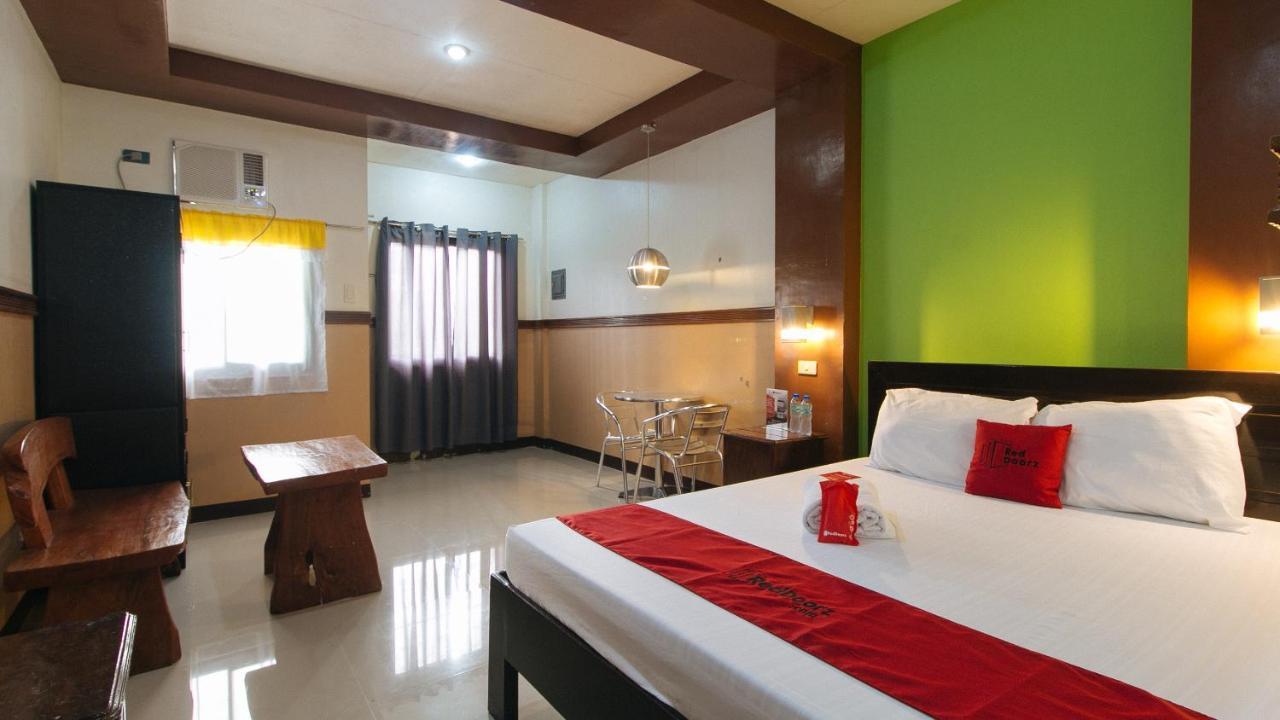 Reddoorz Plus Near Municipality Of Luisiana Laguna Екстериор снимка
